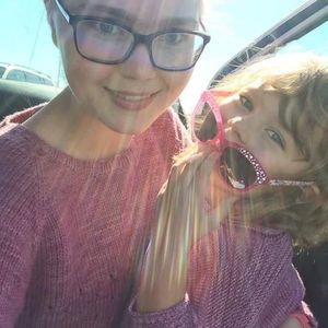 Meet your Posher, Holli